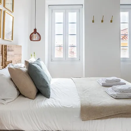 Castelo By Lisbeyond דירה