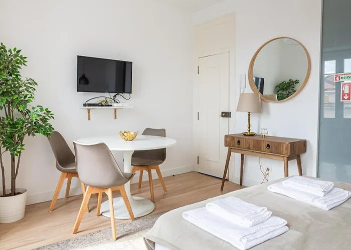 Castelo By Lisbeyond Lisboa